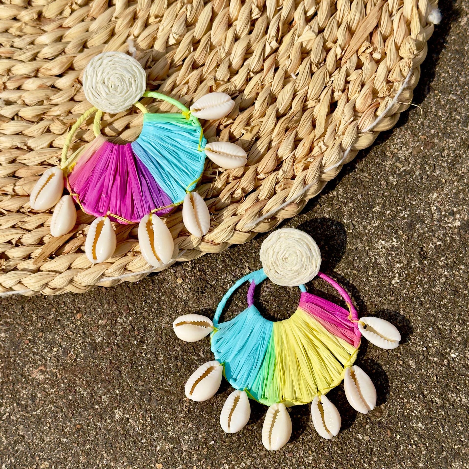 Wholesale 5pcs Bohemian Raffia Round Shell Tassel Earrings